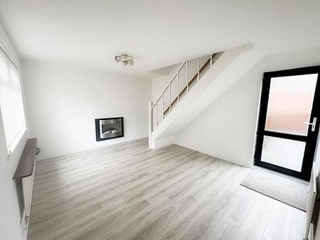 2 bedroom terraced house to rent - Photo 2