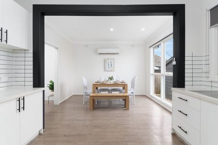 Easy Living in the Heart of Belmont! - Photo 5