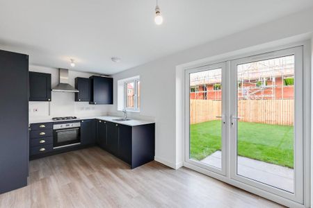 3 bedroom semi-detached house to rent - Photo 3