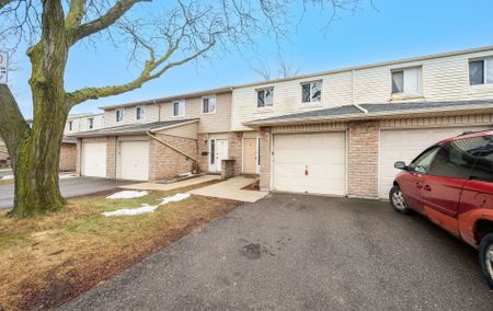 For Lease - 262 KENORA Avenue Unit# 2, Hamilton, Ontario - Photo 4