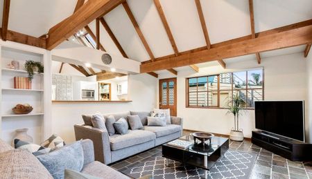 Spacious Family Retreat in a quiet Court Setting! - Photo 2