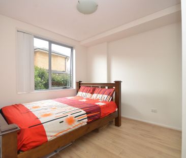 Near New 2 Bedroom Apartment!!! - Photo 4