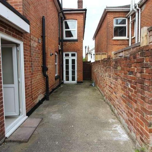 Coventry Road, Southampton, SO15 - Photo 1