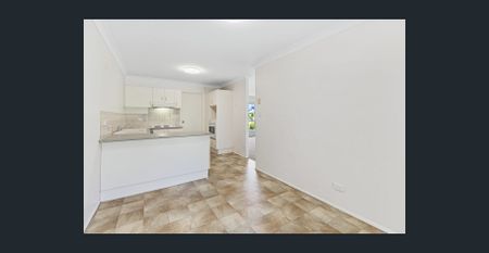 Comfortable, Low-Maintenance Living in Burleigh Waters Location - Photo 5