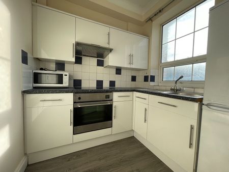 2 Bed Flat, Albert Road South, SO14 - Photo 4