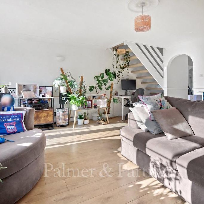 3 bedroom end of terrace house to rent - Photo 1