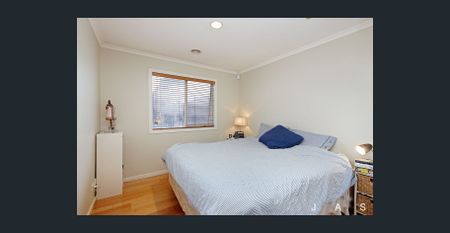 LIGHT FILLED TOWNHOUSE - Photo 3