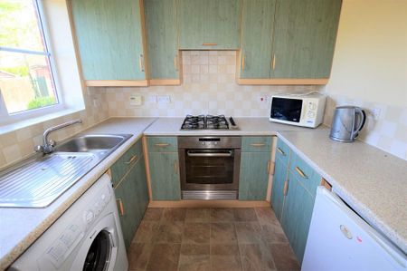 2 bedroom semi-detached house to rent - Photo 4