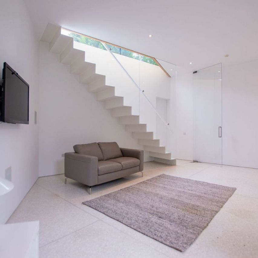 Teach An Droichid, 43 Pembroke Lane, Ballsbridge, Dublin 4 - Photo 1