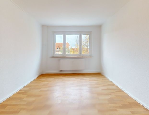 3-Raum-Wohnung mit Balkon, neu saniert! - Foto 1