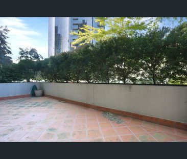 3/15 Queens Road, Melbourne, Vic 3004 - Photo 1