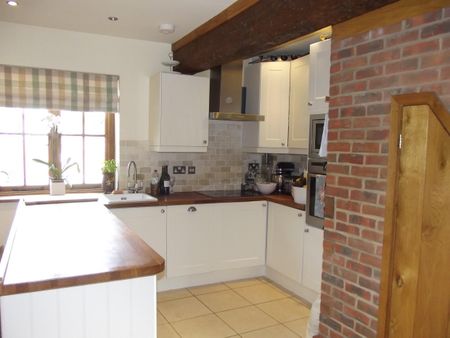 2 bedroom terraced house to rent - Photo 5