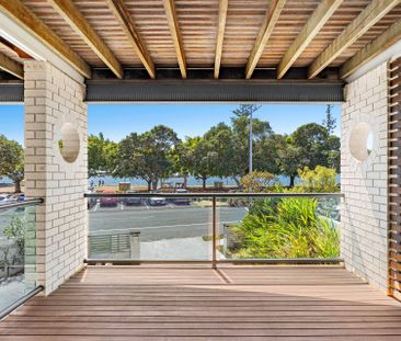 2-Bedroom Apartment on the Esplanade – Views & Prime Location - Photo 4