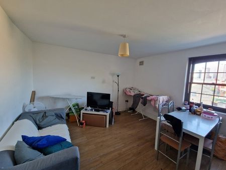 Room in a Shared Flat, Radford House, E14 - Photo 2