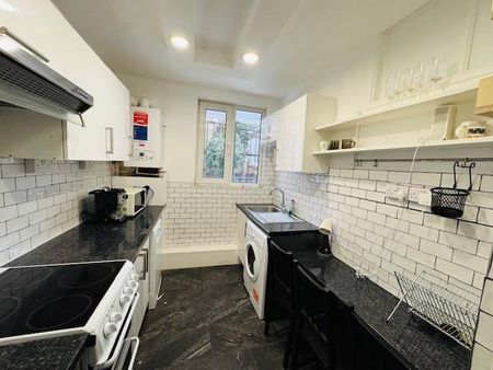 4 bedroom apartment to rent - Photo 4