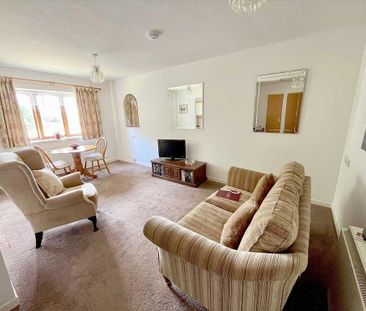 1 bedroom retirement property to rent - Photo 2