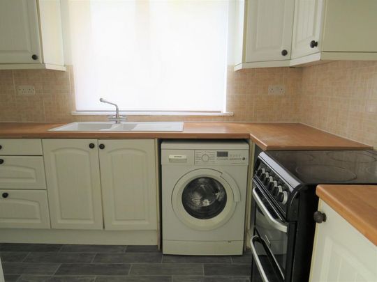 2 bedroom flat to rent - Photo 1