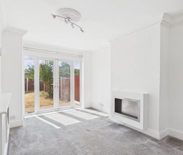 5 bedroom semi-detached house to rent - Photo 4