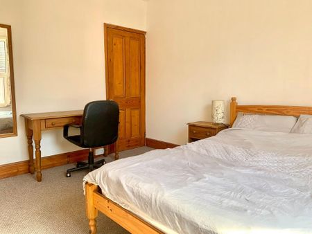 3 bedroom terraced house to rent - Photo 5