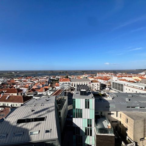 Apartamento T4 no Centro de Aveiro com vistas deslumbrantes para a cidade e salinas... - Photo 1