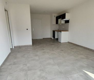Location Appartement 2 pièces 43m² FONSORBES 31470 - Photo 2