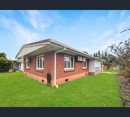 127 Wilkinson Street, Manunda, Qld 4870 - Photo 4