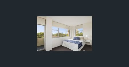 Bright and Airy two Bedroom Apartment with balcony - Photo 2