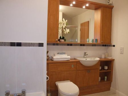 2 bedroom flat to rent - Photo 5