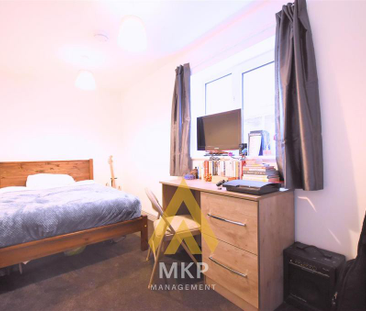 5 bedroom terraced house to rent - Photo 3