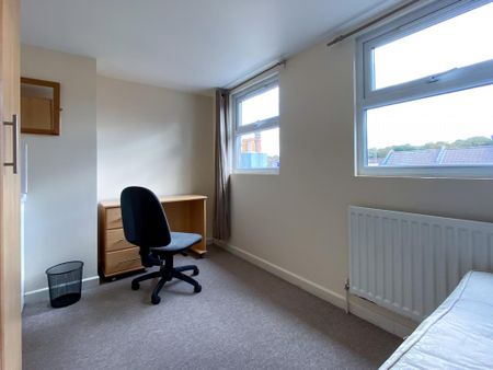 7 bedroom house to rent - Photo 2
