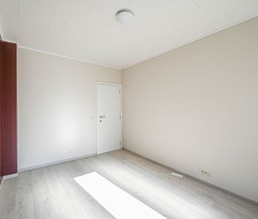 Verzorgde woning in centrum Oostrozebeke - Photo 1