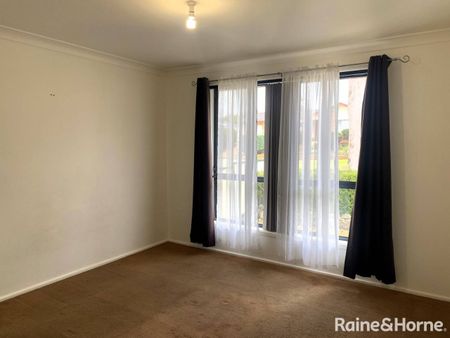 Welcome to 15 Lydon Crescent - Photo 4