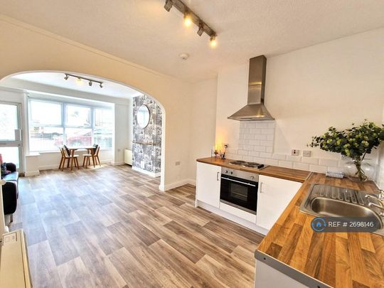 2 bedroom maisonette to rent - Photo 1