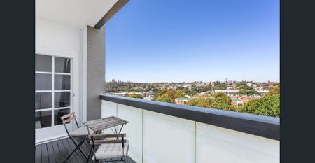 CONTEMPORARY DETAILS AND UNIQUE ELEGANCE - FURNISHED - 6 MONTH LEASE ONLY - Photo 3