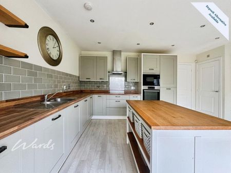 4 bedroom semi-detached house to rent - Photo 4