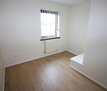 12 Lisleen Place, Newtownards, BT23 4NH - Photo 2