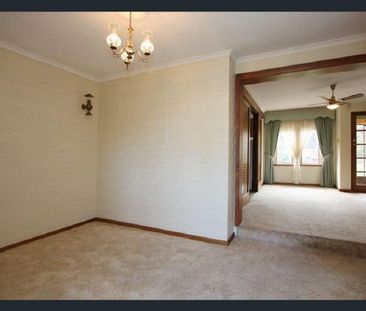 Lovely 2 Bedroom Family Home - Photo 4