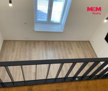 Pronájem bytu 1+kk a garsoniéry 30 m², Pražská třída 141, Hradec Kr... - Photo 1