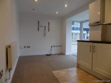 2 bedroom property to rent in Wakefield - Photo 3