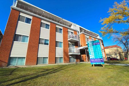 Byron Apartments - Photo 4