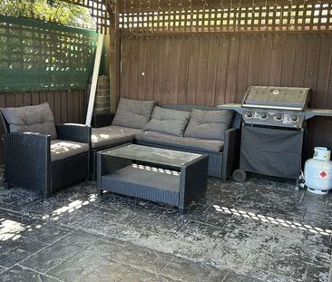 Large 3 bedroom Family Home - Photo 6