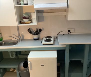 Studio Flat, Bulwer Street, W12 - Photo 1