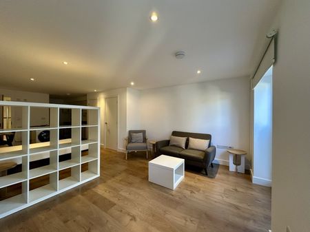 Fountain Court, Falmouth - Photo 3