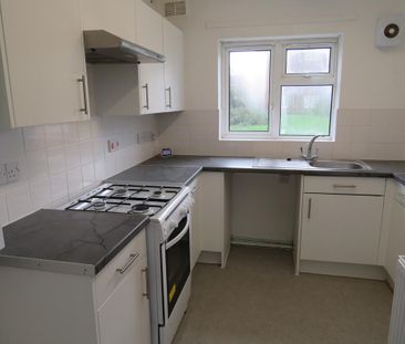 1 bedroom ground floor flat to rent - Photo 4