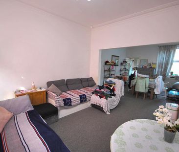 3 bedroom end of terrace house to rent - Photo 3