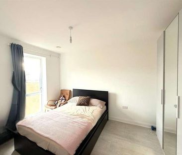 Edgecumbe Avenue, Colindale, NW9 - Photo 4