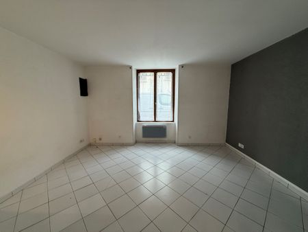 Studio environ 28m² Centre ville de Fontenay Tresigny - Photo 2