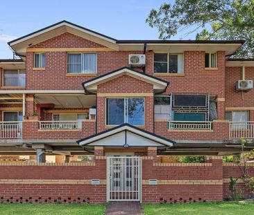 Two storey apartment in prime location - Photo 4