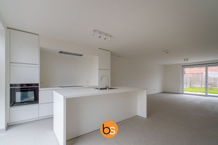 Ruime, lichtrijke rijwoning in een rustige nieuwbouwverkaveling - Photo 5