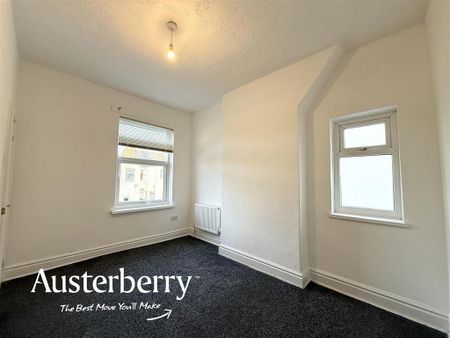 2 bedroom end of terrace house to rent - Photo 4